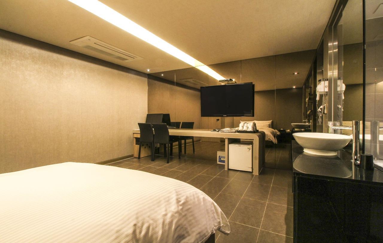 Haeundae Yeoubi Hotel Пусан Экстерьер фото